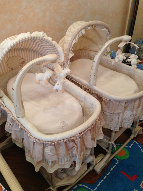 Продам колыбели Simplicity 2 шт. + подарок